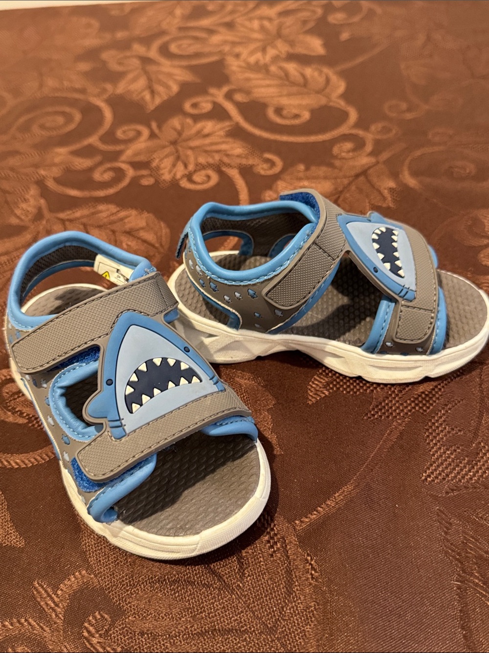 🌟3/$15🌟Carter’s Kids Shark Light Up Sandals